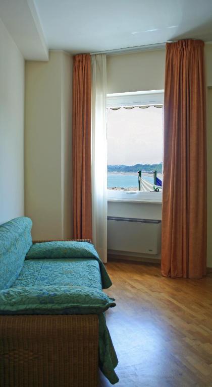Hotel Scogliera Numana Pokoj fotografie